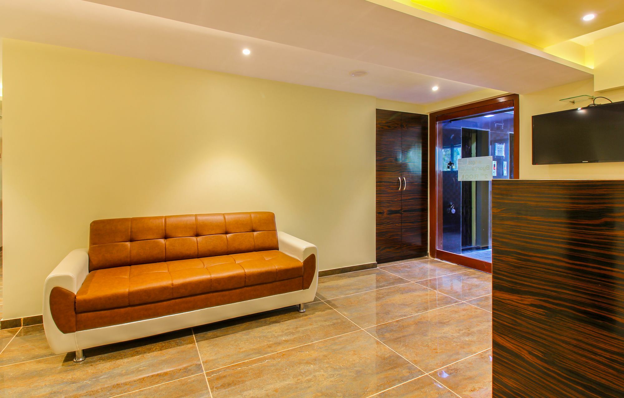 Fluorescent By Bizzgrow Hotels International Airport - Formerly Known As Byaris International Mumbai Exteriör bild